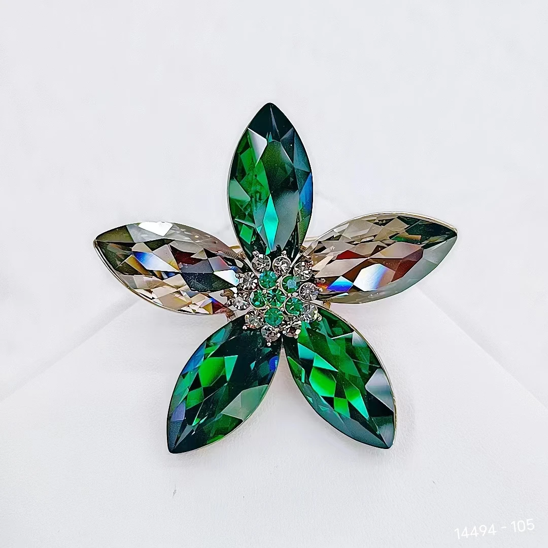 铜合金合成锆石胸针 HY1473绿意花开胸针