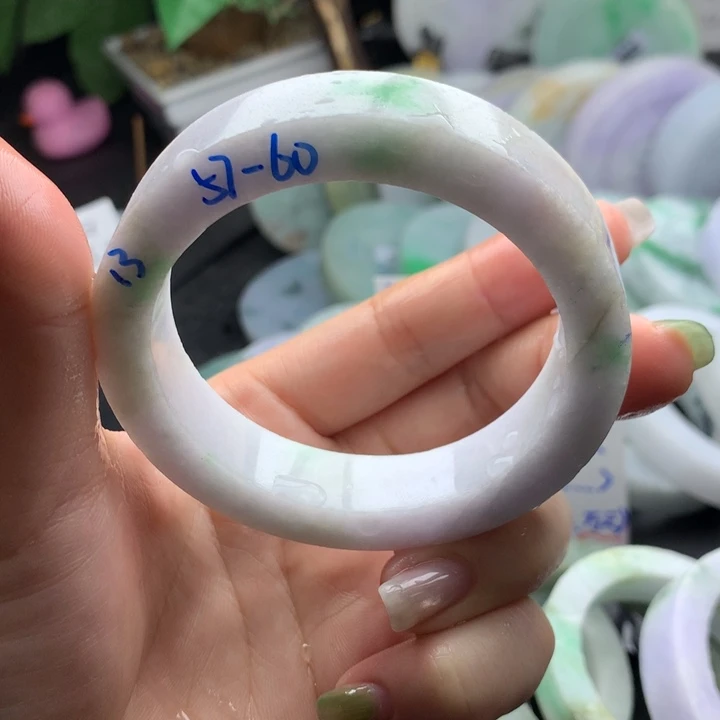 未镶嵌手镯定制翡翠