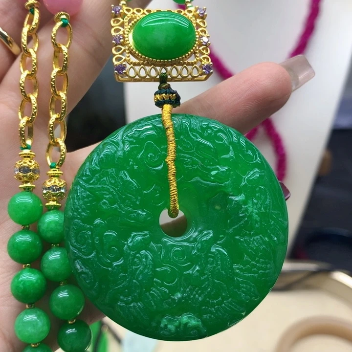 翡翠颈饰未镶嵌吊坠