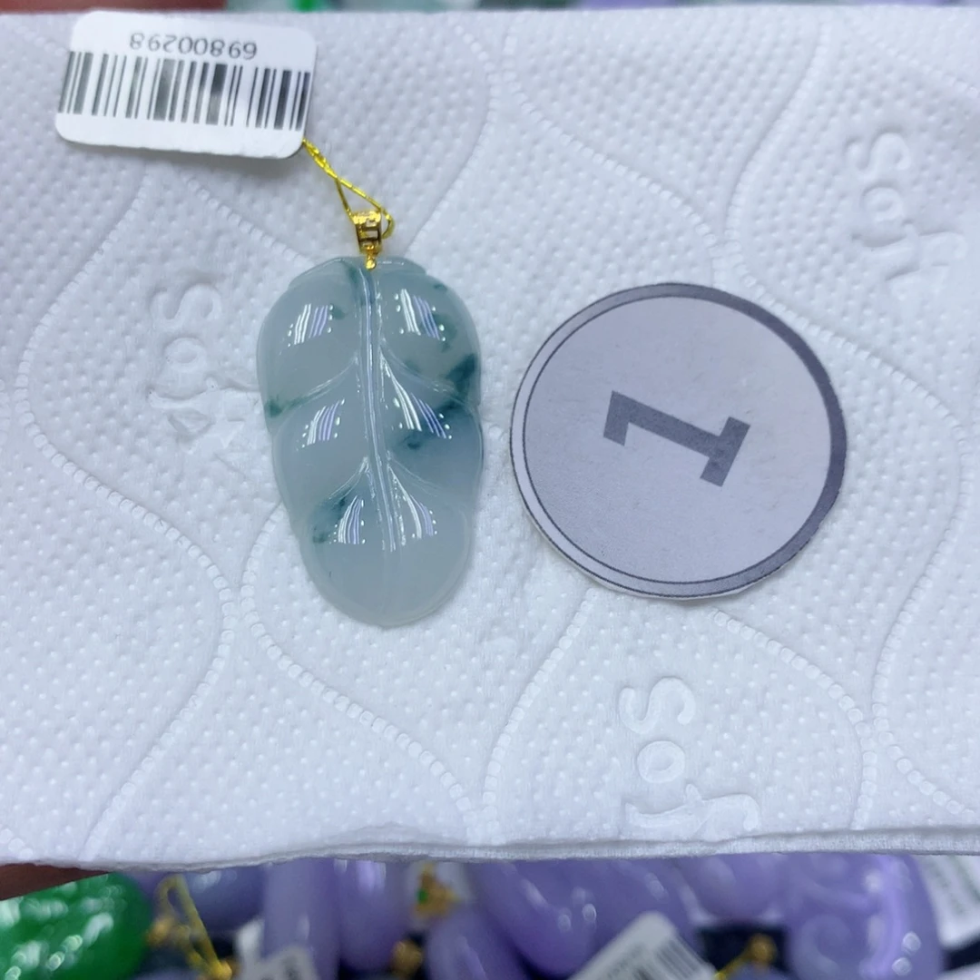 翡翠18K金镶嵌颈饰翡翠