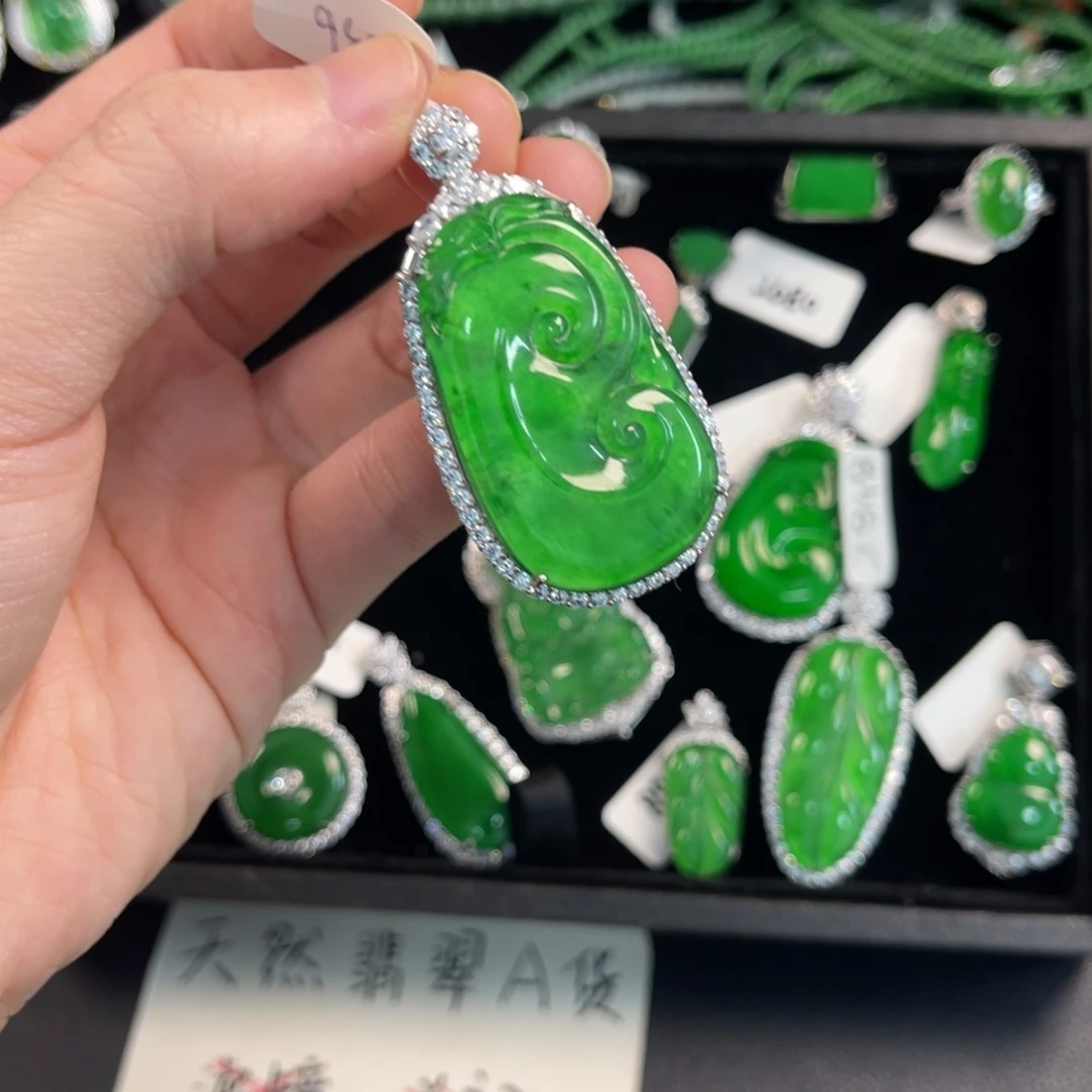 翡翠银S925镶嵌戒指如意吊坠