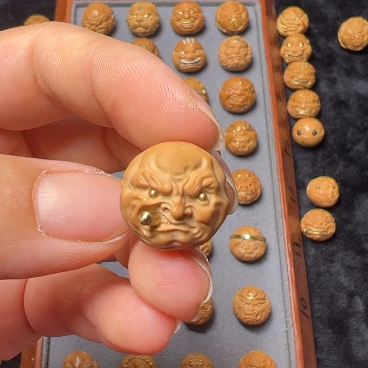 猴头核桃吊坠烟鬼