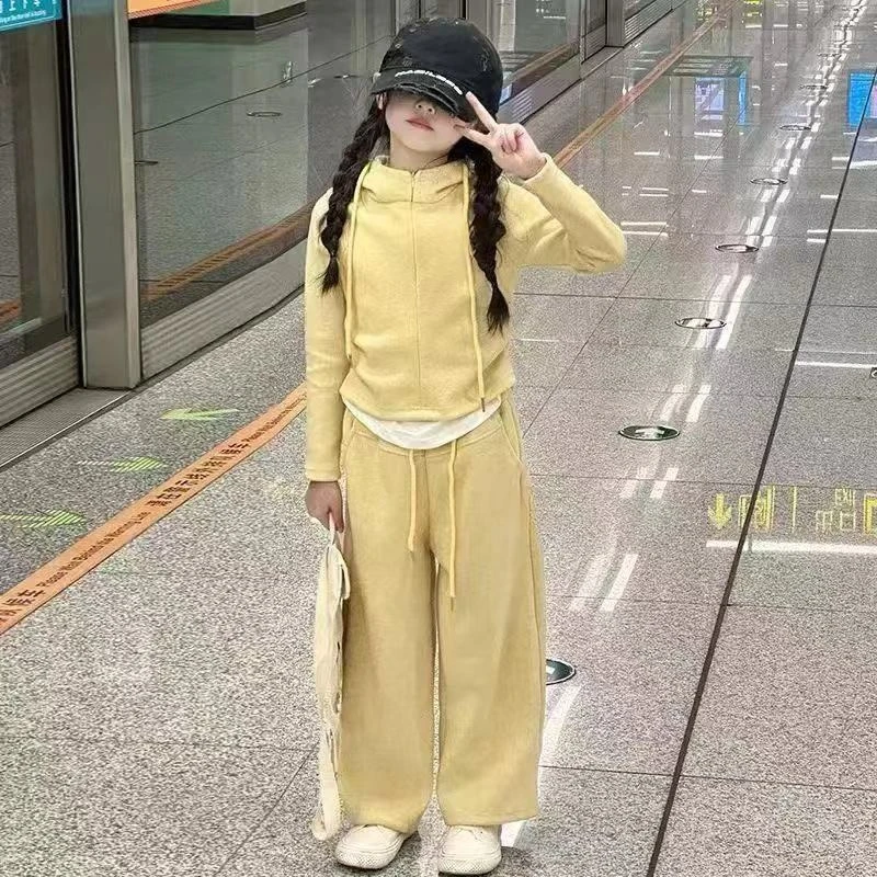 拉萨童装新款运动一套