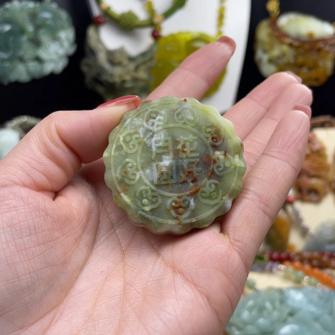 未镶嵌蛇纹石玉颈饰