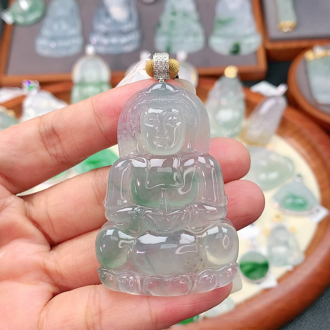 颈饰18K金镶嵌翡翠观音