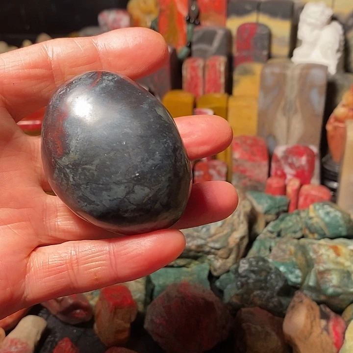 昌化鸡血石手玩件