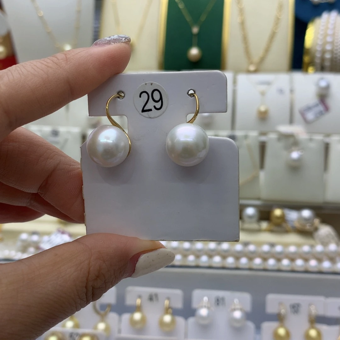 18K金镶嵌淡水珍珠耳饰