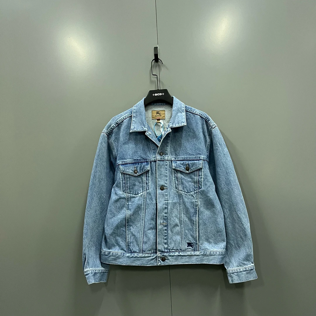 95新 BURBERRY/博柏利 q218 sup联名 背后刺绣logo牛仔夹克 L码/
