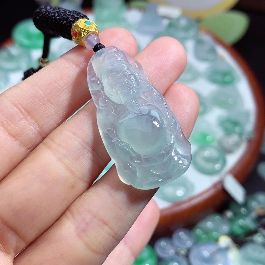 翡翠未镶嵌颈饰财神