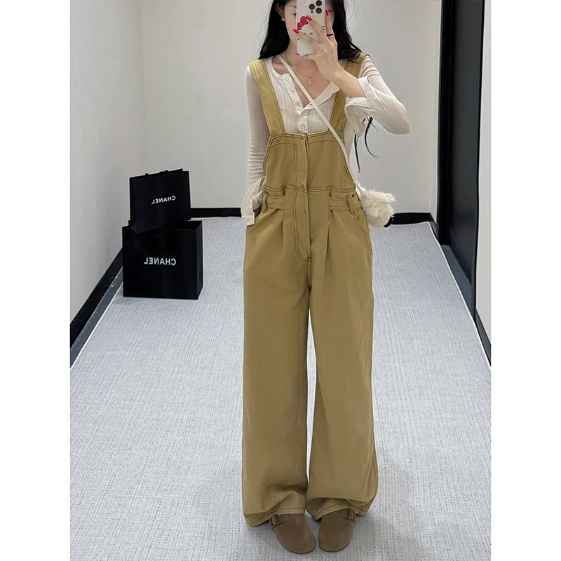 卡其慵懒宽松背带牛仔裤女2025冬季新款时髦减龄百搭显瘦连体长裤