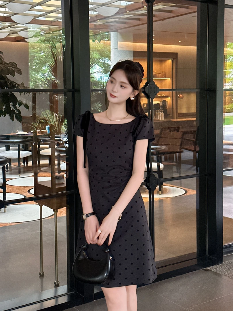 LUOZHIYIN/罗知音D113038F波点显瘦吊带夏季连衣裙短袖小众V领