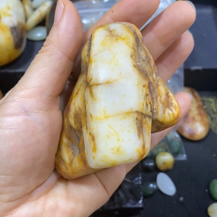 未镶嵌和田玉（糖玉）挂件