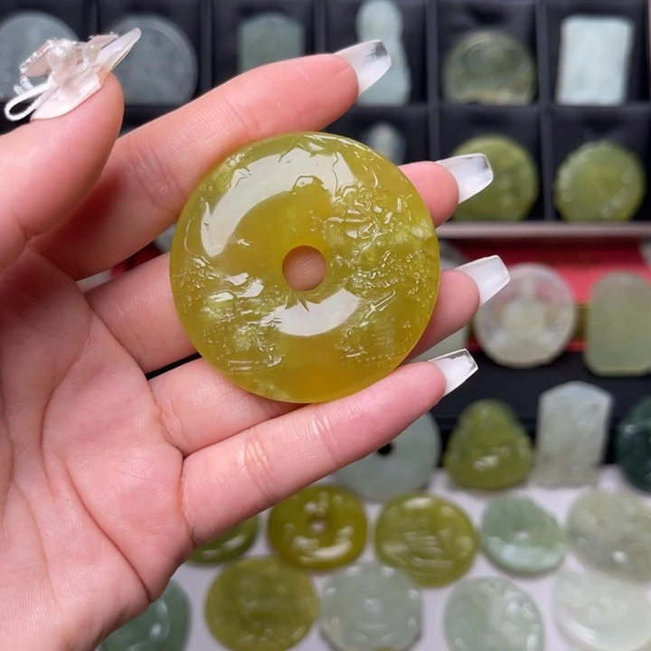 岫玉未镶嵌吊坠(赠链)
