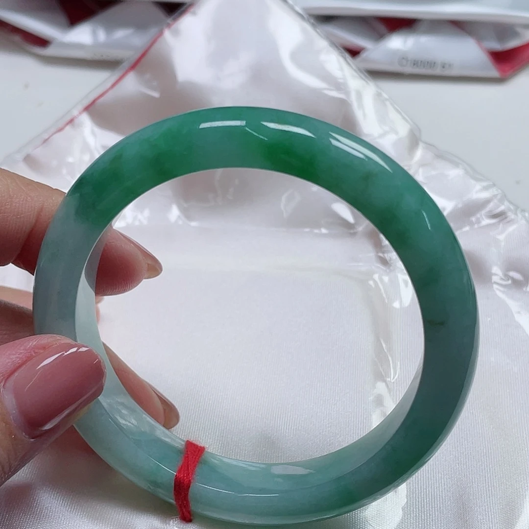 翡翠手镯未镶嵌缅甸翡翠