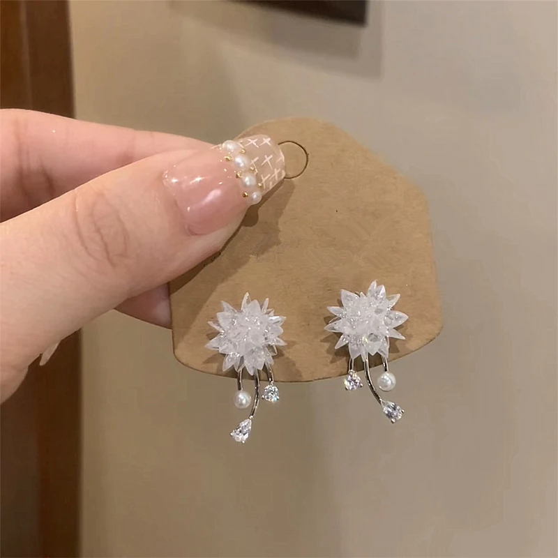 铜合金耳饰 新款冰花耳钉超仙气质冷淡风锆石镶嵌时尚高级感耳饰
