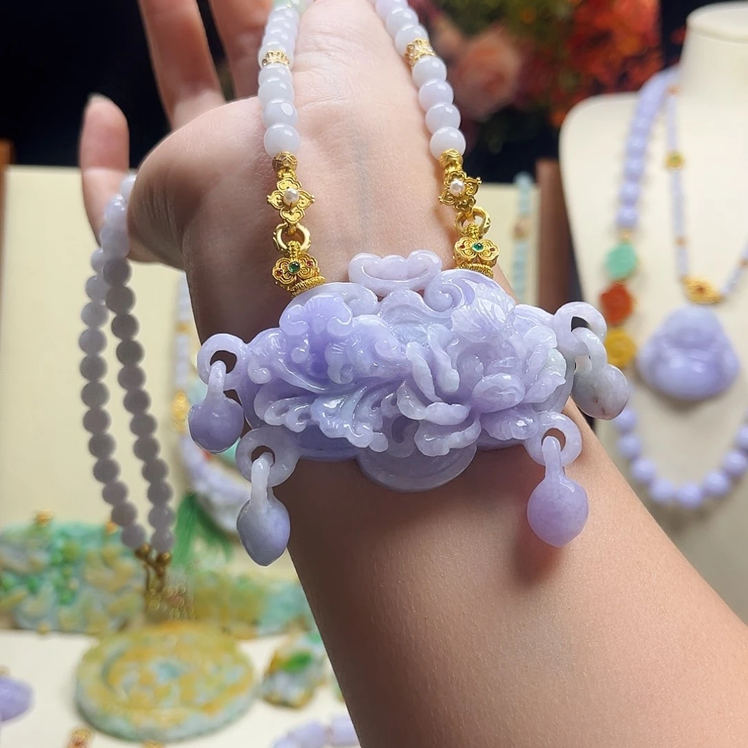 翡翠颈饰未镶嵌紫