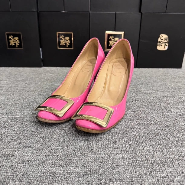 95新 Roger Vivier/罗杰·维威耶 方扣漆皮亮面高跟鞋37码YSC0967