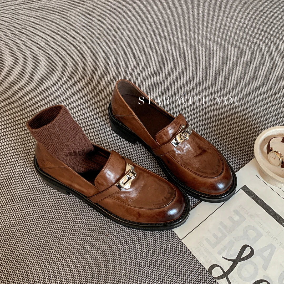 【STAR】时尚休闲复古圆头金属扣简约高级感通勤气质粗跟乐福鞋4cm