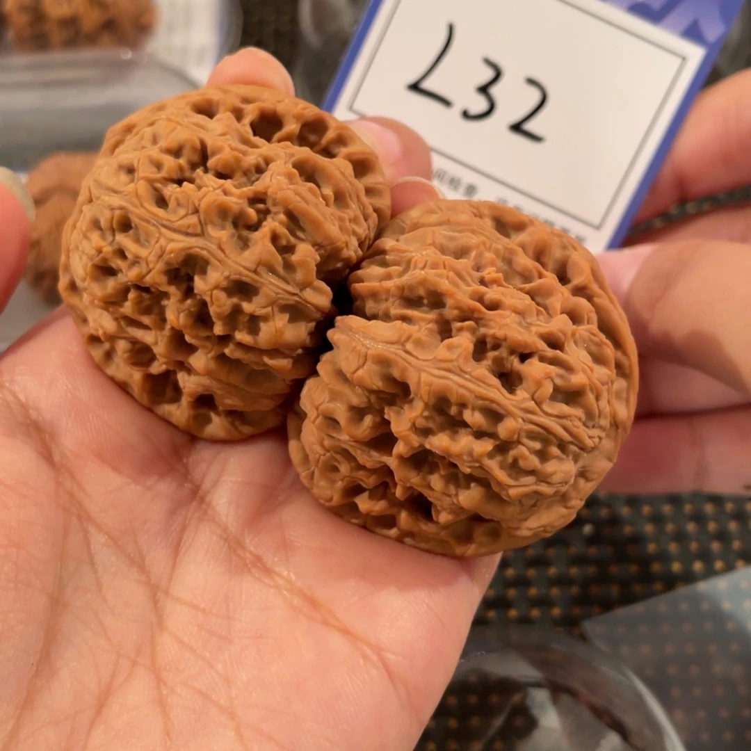 M***r把件文玩核桃L32 球疆 44