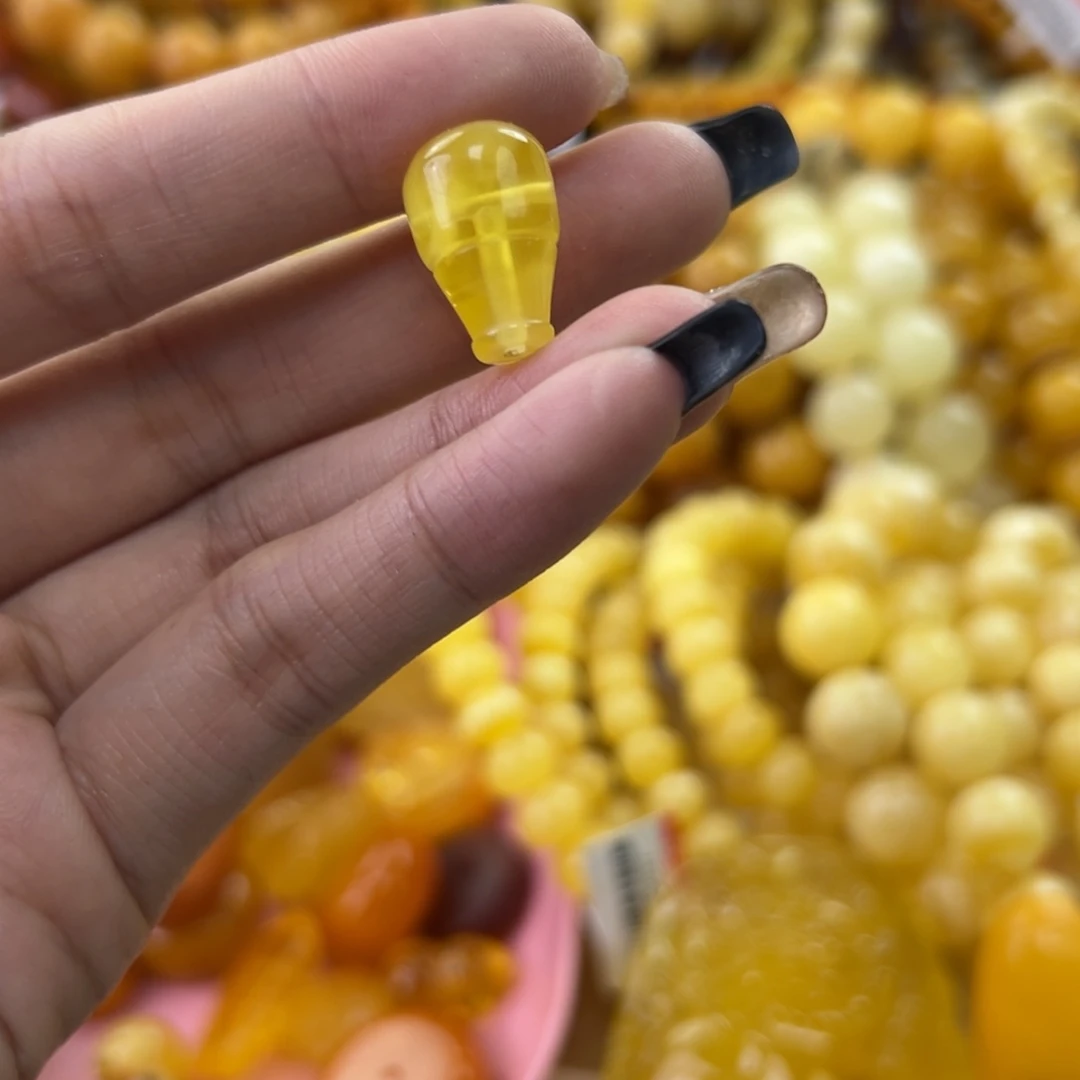 琥珀珠宝奇石未镶嵌