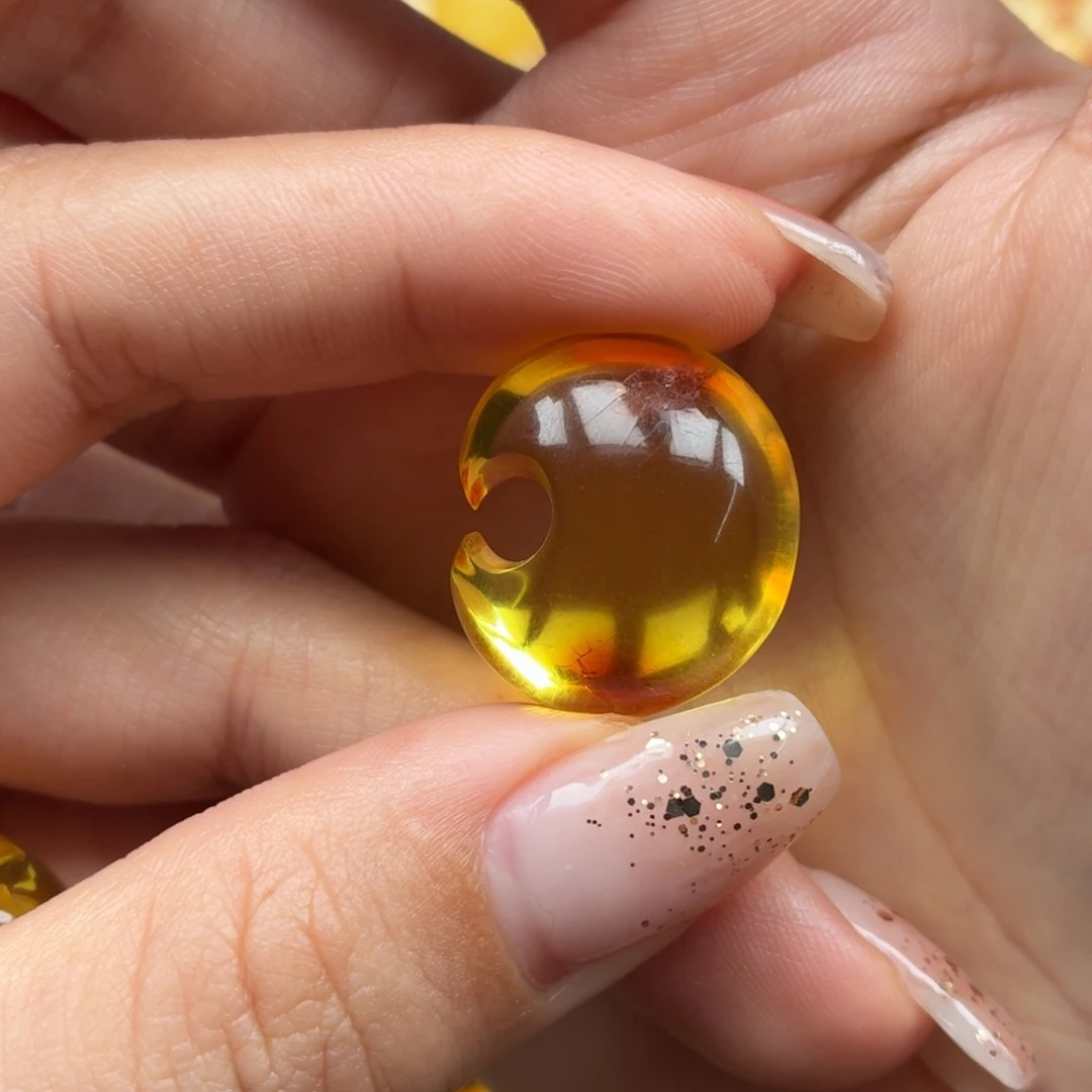 沙***•琥珀未镶嵌裸石蜜蜡