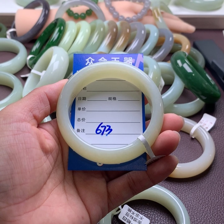 未镶嵌手镯和田玉57