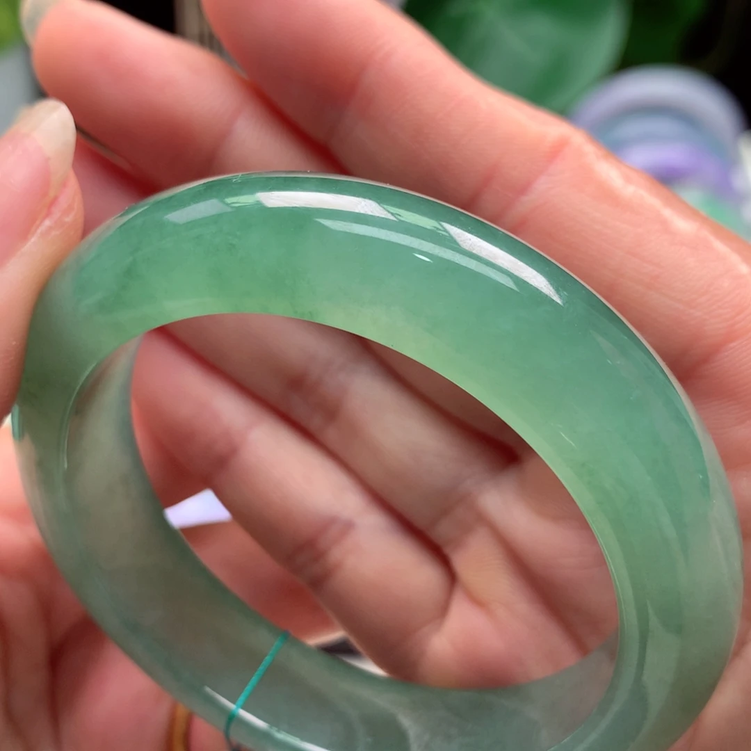 未镶嵌手镯翡翠天然翡翠手镯