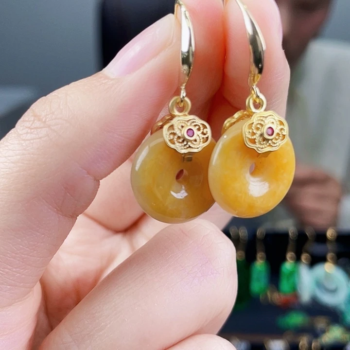 翡翠耳饰未镶嵌饰品