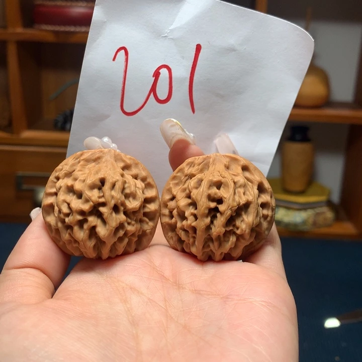 文玩核桃吊坠秦闷