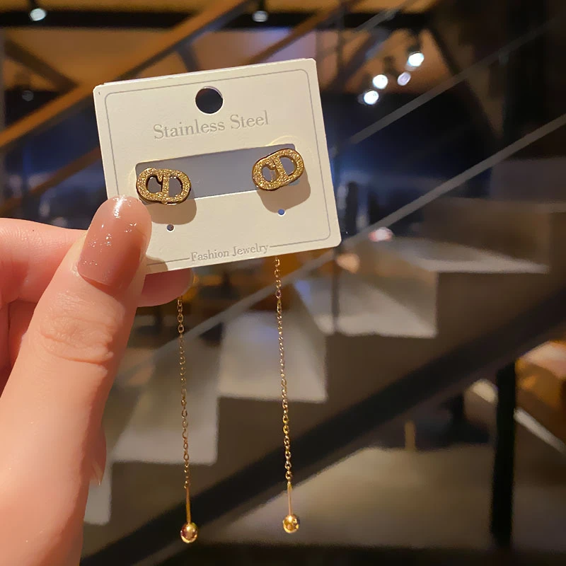 钛钢耳饰 简约时尚耳线女精致字母CD磨砂冷淡风耳饰轻奢气质耳饰