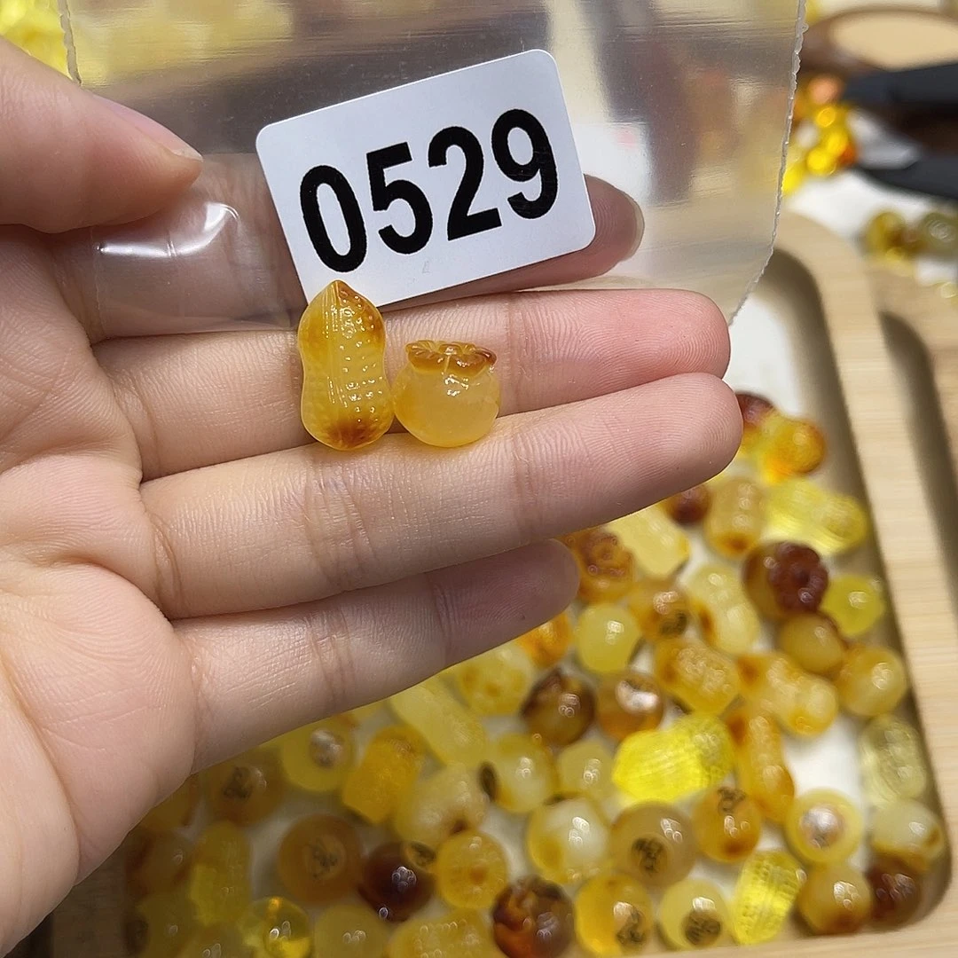 F***F琥珀未镶嵌珠宝奇石