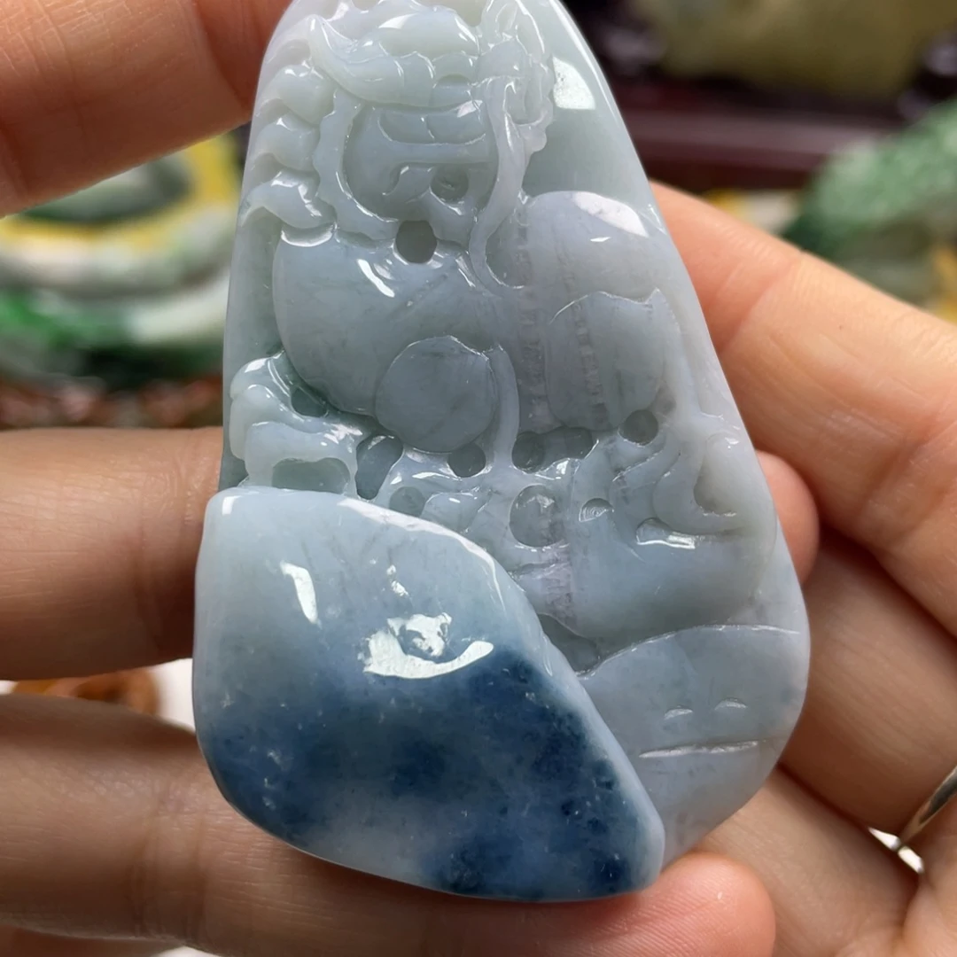 翡翠未镶嵌颈饰牌子