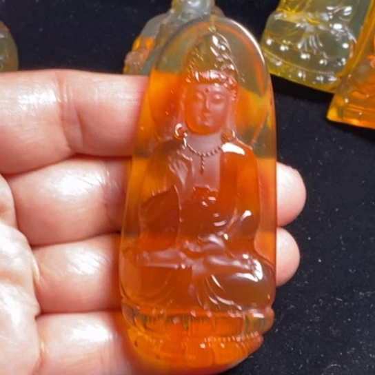 琥珀未镶嵌裸石正装观音