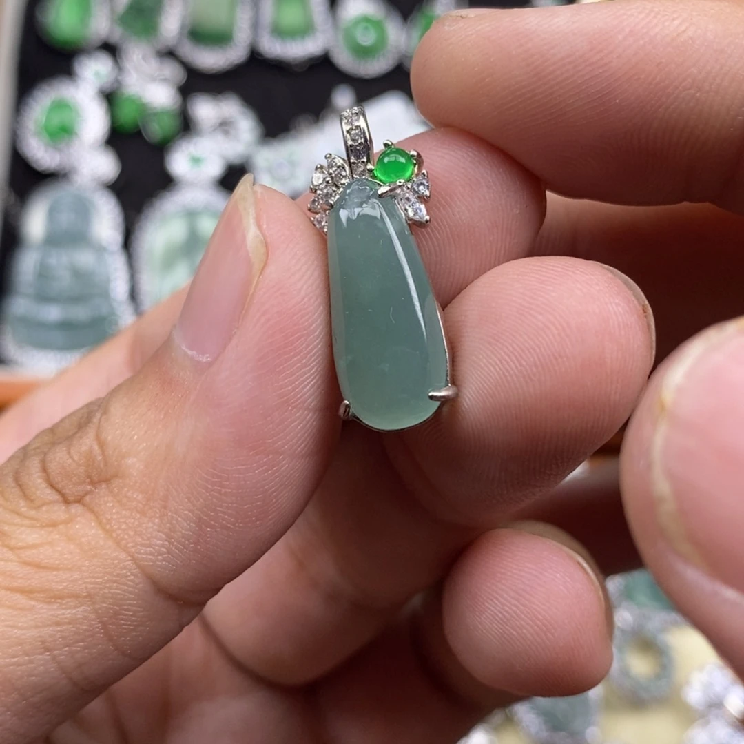翡翠未镶嵌颈饰天然