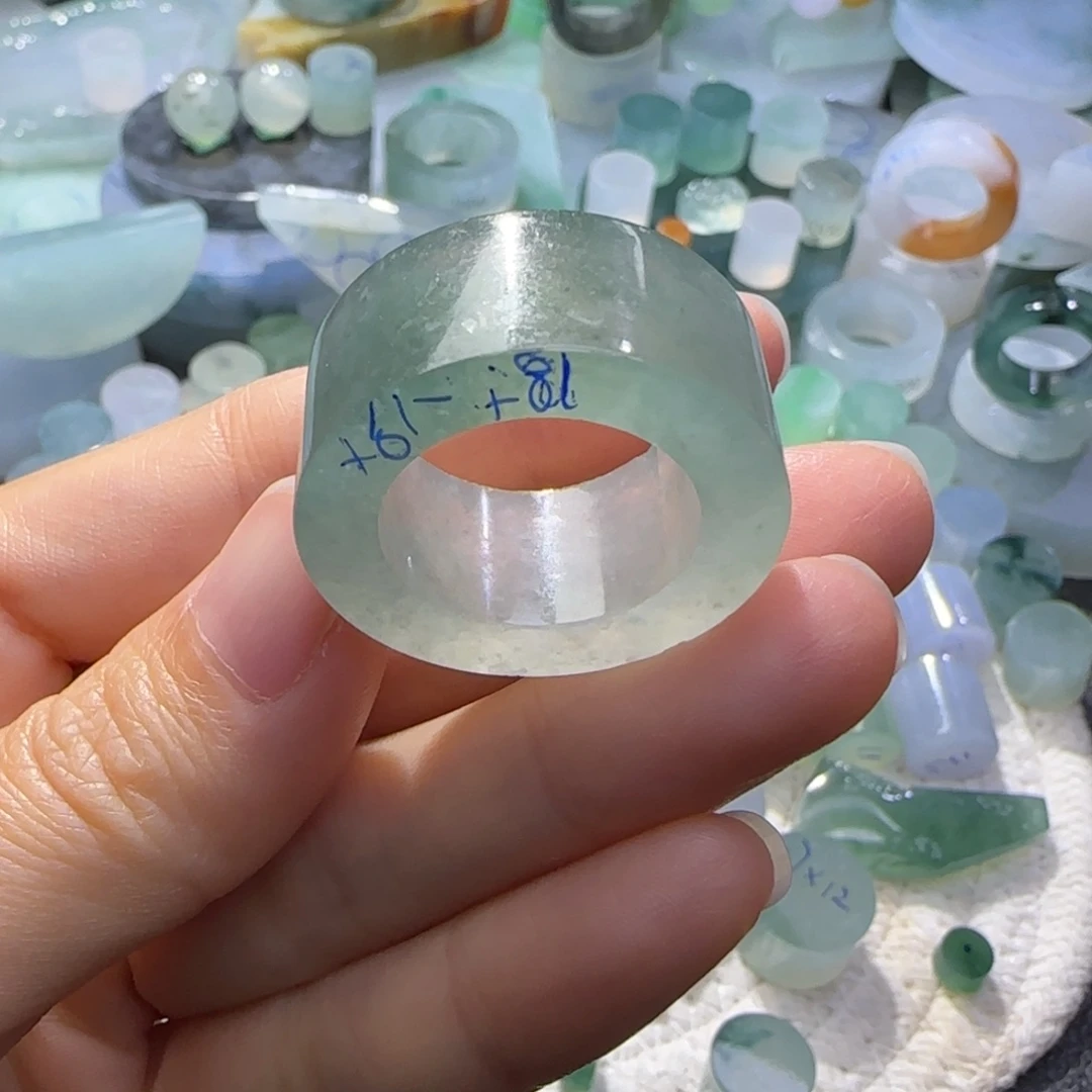 定制翡翠未镶嵌翡翠