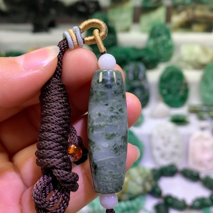 独山玉未镶嵌颈饰