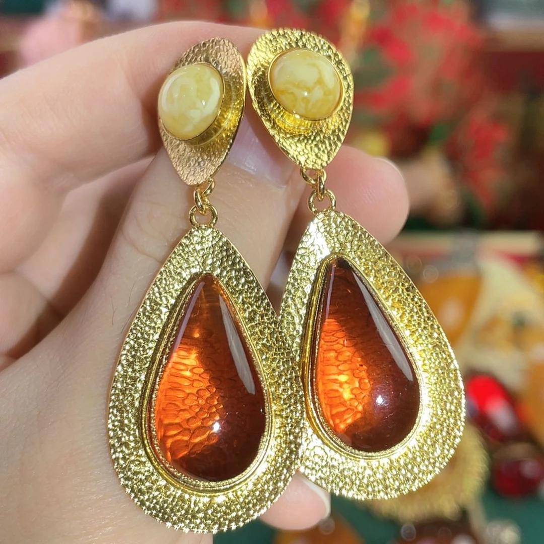 血珀耳钉未镶嵌耳饰