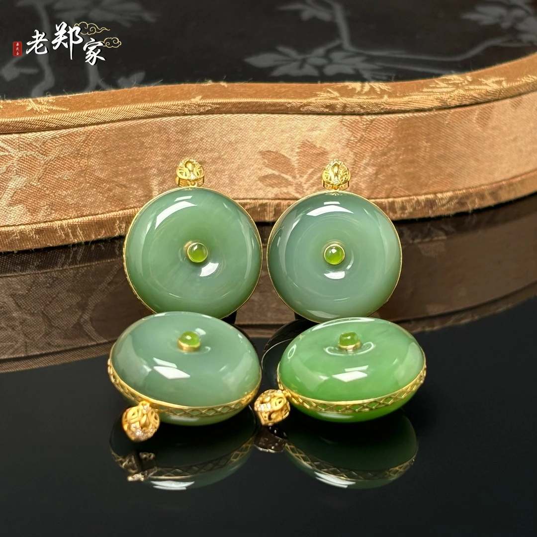 【老郑家】18K金和田玉平安扣吊坠 3275 多样性发1件 约23*10mm