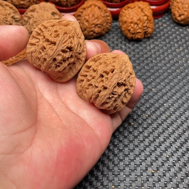 北***城把件文玩核桃水龙纹41尺