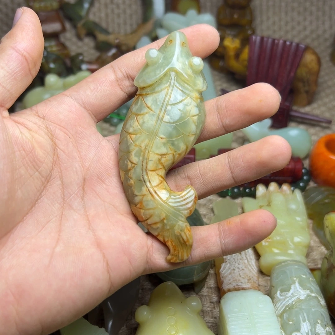 未镶嵌蛇纹石玉颈饰