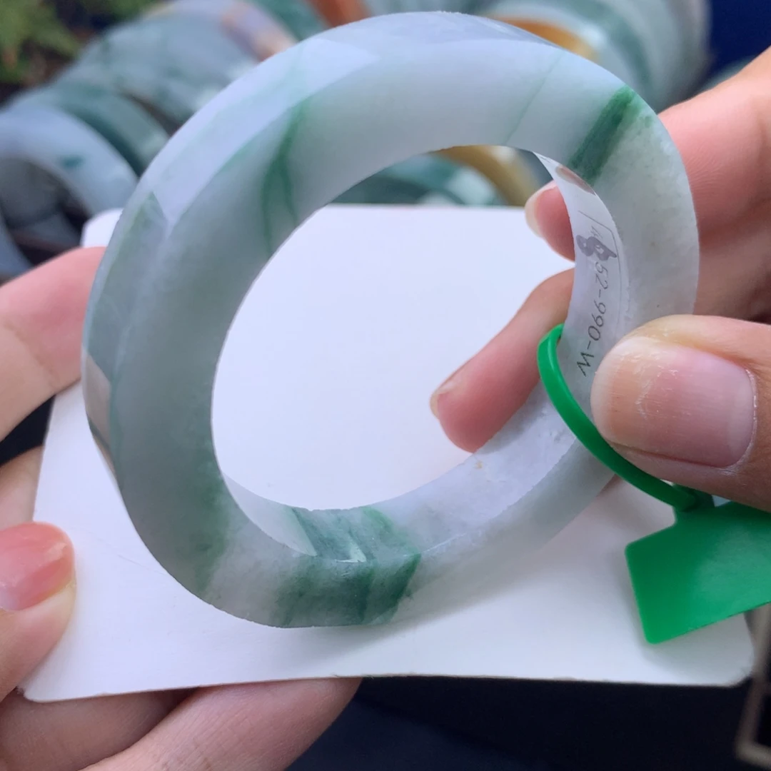 定制翡翠未镶嵌手镯不退不换