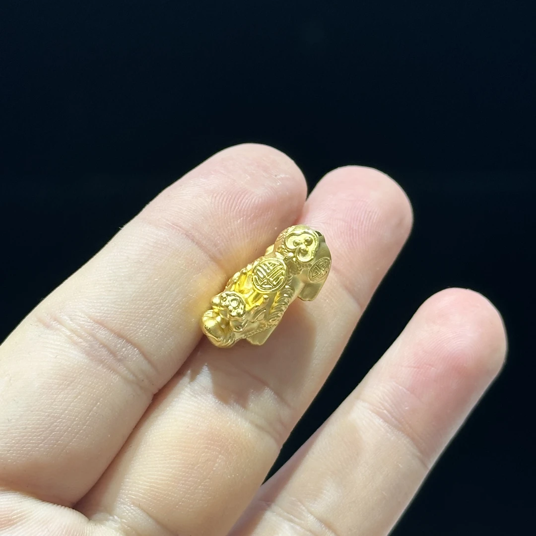足金999 卡22 貔貅通孔 1.637