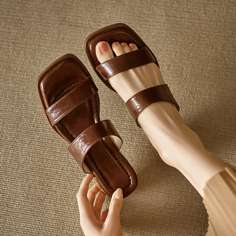 Koee【4.5cm】真皮粗跟中跟一字带凉鞋夏季简约百搭复古风半拖鞋女