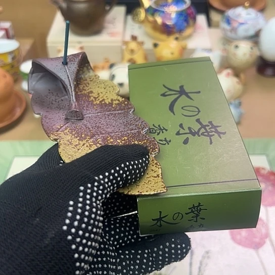 瓷器是用一颗红枣的