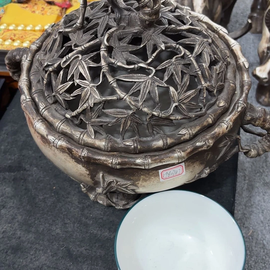 用***4瓷片瓷器的造型也