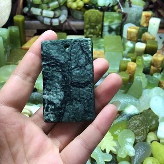 未镶嵌岫玉吊坠岫