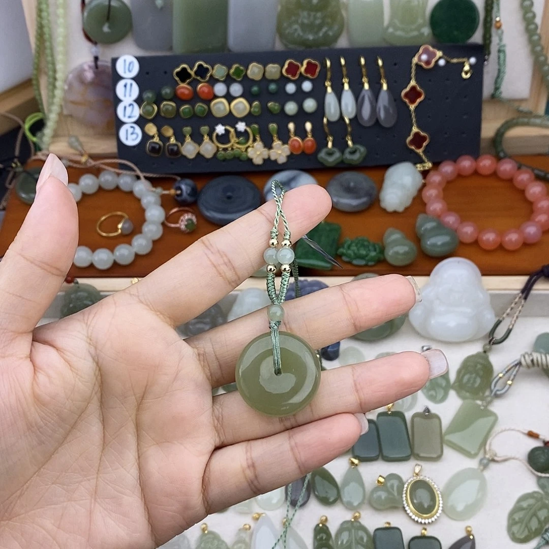 和田玉未镶嵌吊坠(不含链)