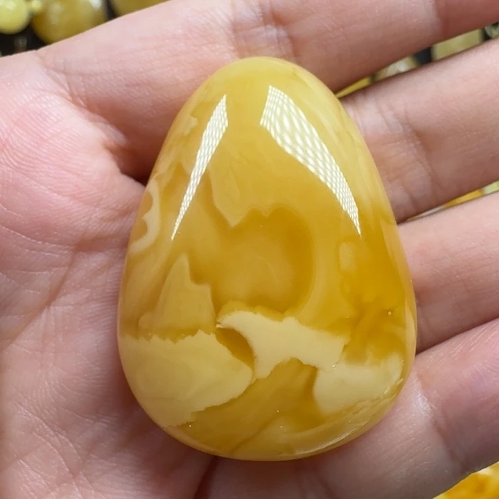 蜜蜡未镶嵌珠宝奇石