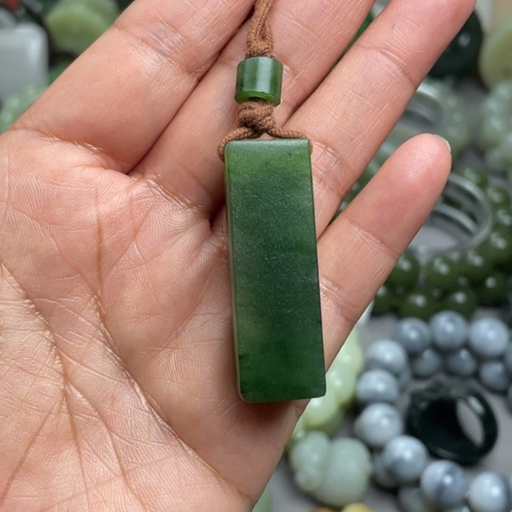 和田玉（碧玉）未镶嵌颈饰