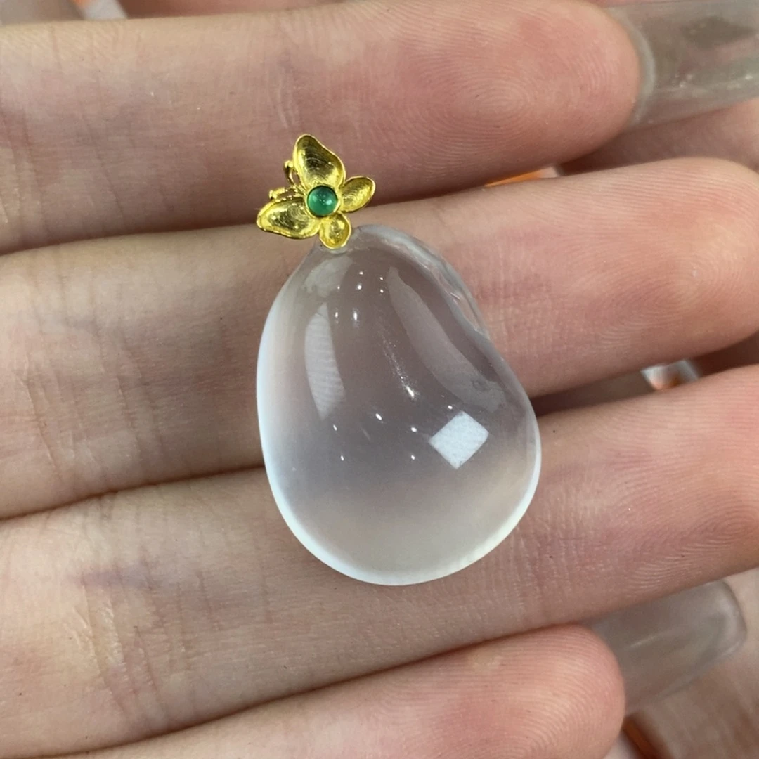 18K金镶嵌吊坠石英质玉